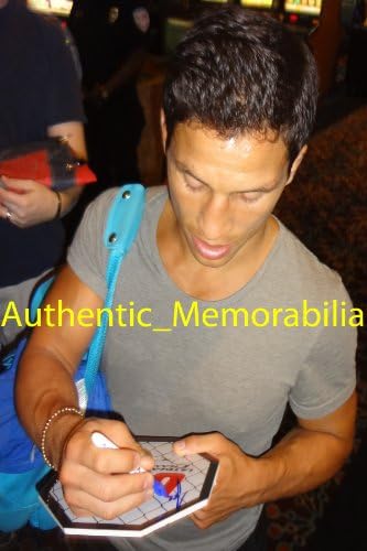 Joseph Benavidez sa autogramom UFC 8x8 UFC Osmougao sa dokazom, slika Joe potpisivanja za nas, UFC, Ultimate Fighting Championship, WEC, World Extreme Cagefighting, muva