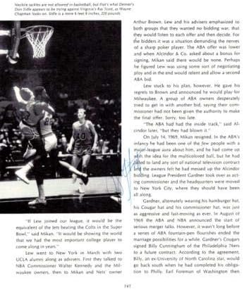 Rick Barry & amp; Ray Scott Autographed magazine Page Photo PSA/DNK #V57489 - autographed NBA magazini